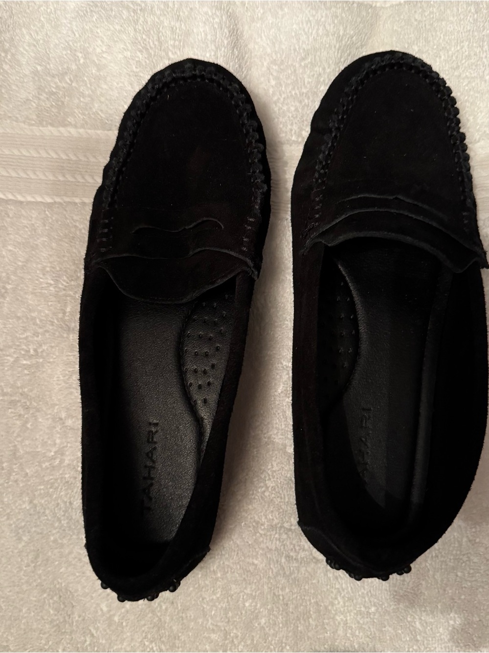 Tahari suede black shoes